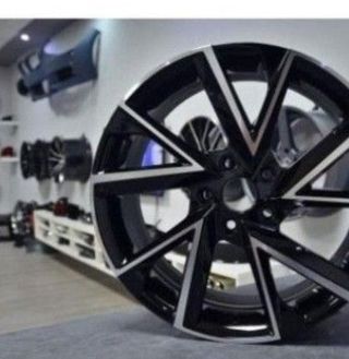 JUEGO DE 4 LLANTAS 18 R-LOOK STYLE VW036