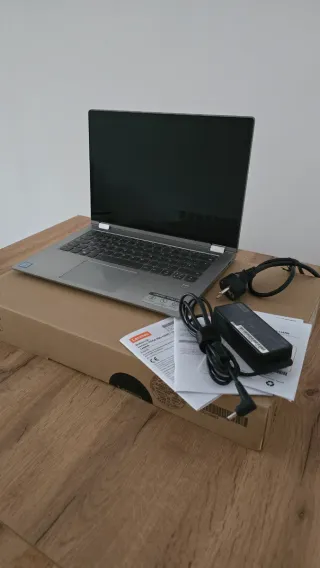 Portátil Lenovo Yoga Convertible