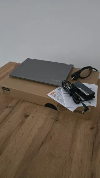 Portátil Lenovo Yoga Convertible