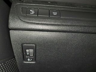 Peugeot 208 5P Signature 1.2L PureTech 60KW (82CV)