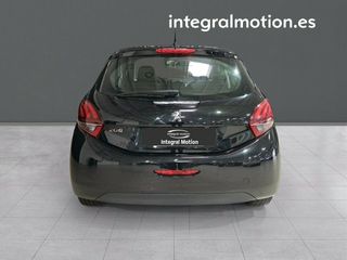 Peugeot 208 5P Signature 1.2L PureTech 60KW (82CV)