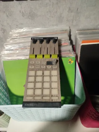 Controlador Traktor Kontrol F1