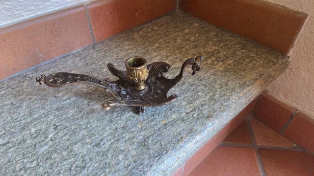 Portacandele in bronzo decorato