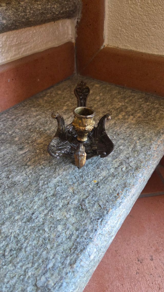 Portacandele in bronzo decorato