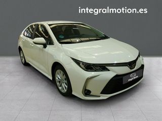 Toyota Corolla Sedán  125H Active Tech 