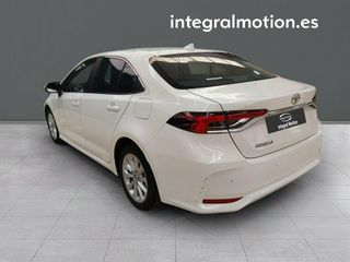 Toyota Corolla Sedán  125H Active Tech 