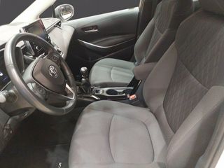 Toyota Corolla Sedán  125H Active Tech 
