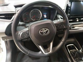 Toyota Corolla Sedán  125H Active Tech 