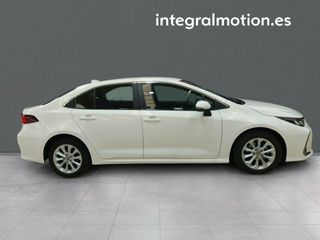 Toyota Corolla Sedán  125H Active Tech 