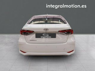 Toyota Corolla Sedán  125H Active Tech 