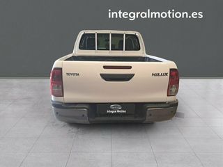 Toyota Hilux 2.4 D-4D Cabina Doble GX 