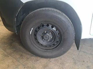 Toyota Hilux 2.4 D-4D Cabina Doble GX 