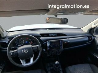 Toyota Hilux 2.4 D-4D Cabina Doble GX 