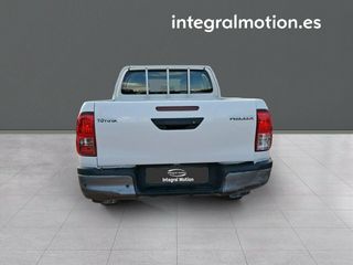 Toyota Hilux 2.4 D-4D Cabina Doble GX 