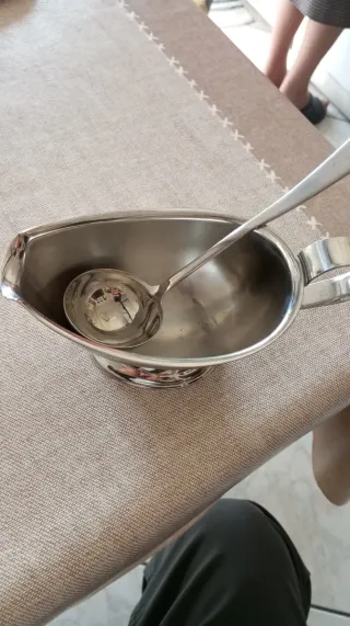 Salsiera in acciaio inox con mestolo