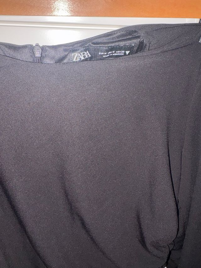 Vestido negro drapeado