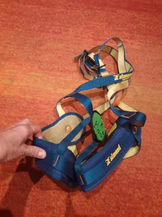 Arnés nuevo Simond niño escalada 7-9 años