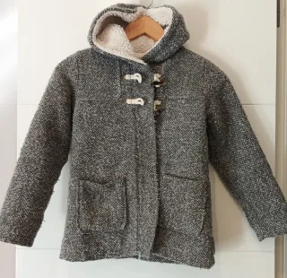 Abrigo gris borreguito. niña 
T 9-10.
