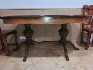 Mesa comedor madera extensible  + 4 sillas.