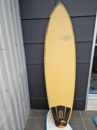 Tabla de surf Vinaka amarilla