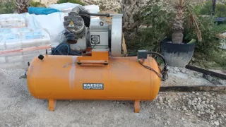 Compresor KAESER trifásico