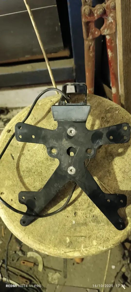 Soporte matrícula moto Ducati Monster 696