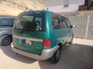 Nissan Serena 2001