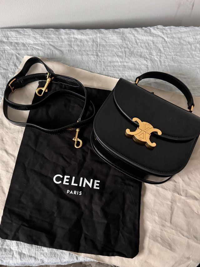 Bolso Celine Triomphe Negro Dorado