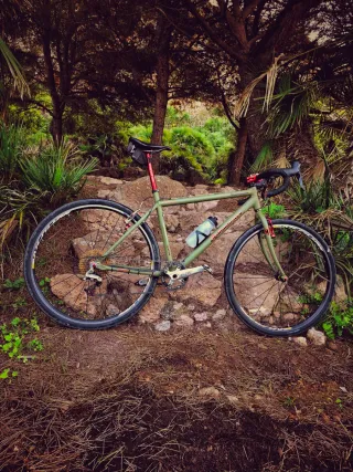 Custom gravel Bahamontes-Kona. Unica