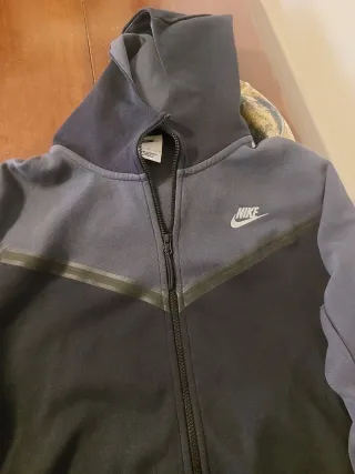 Felpa Nike con cappuccio grigia e nera