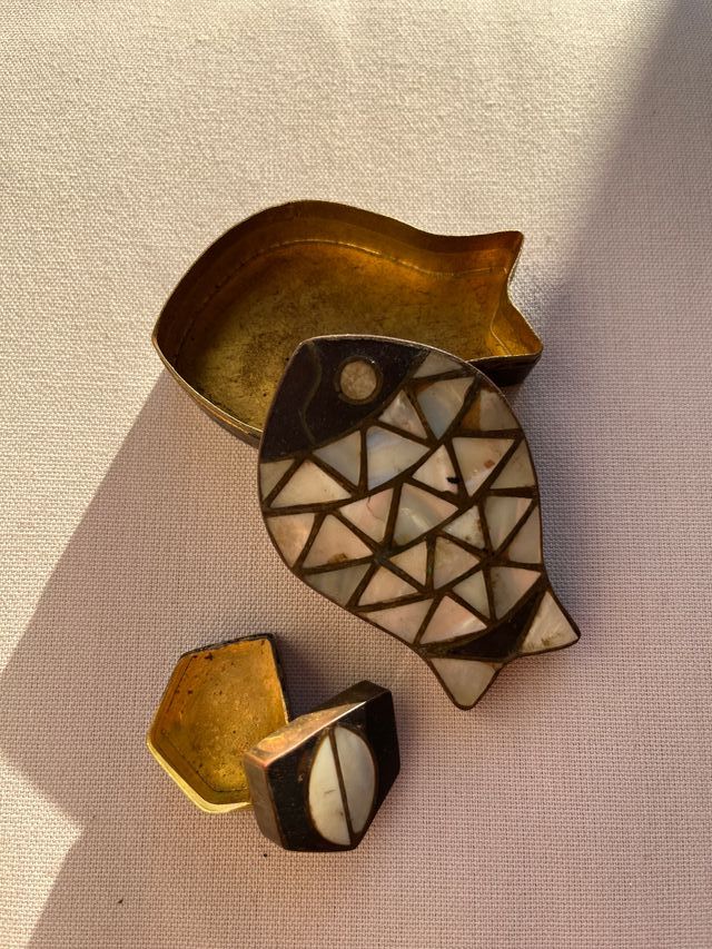 2 Joyeros de bronce con incrustaciones en nácar