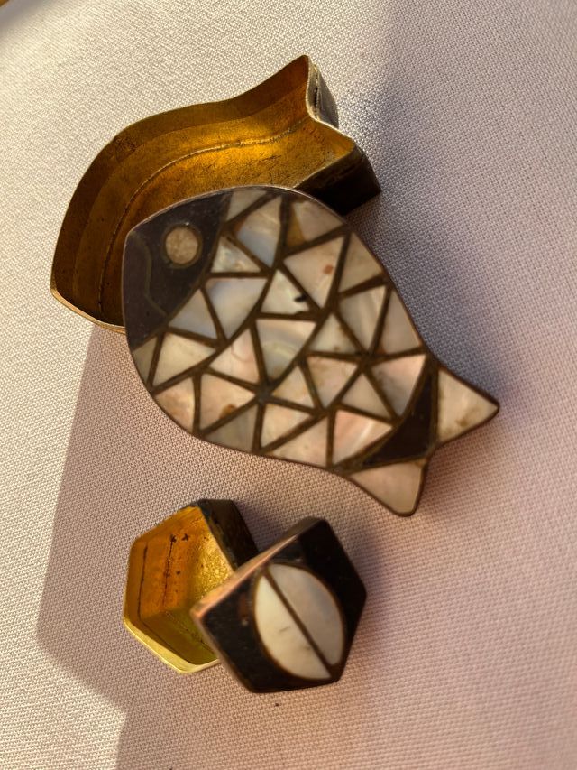 2 Joyeros de bronce con incrustaciones en nácar