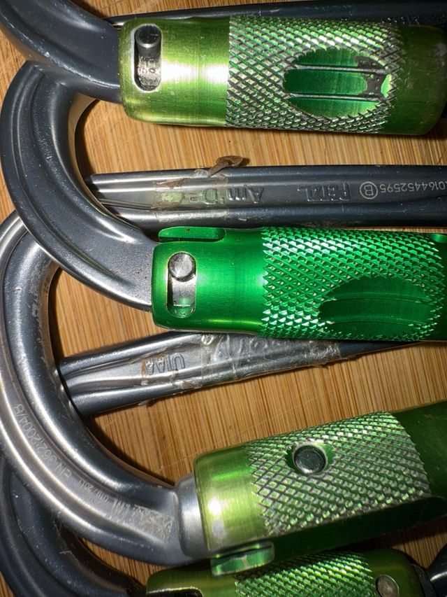 8 mosquetones escalada Petzl con seguro