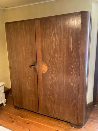 Armario de madera dos puertas