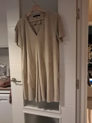 Vestido corto antelina beige