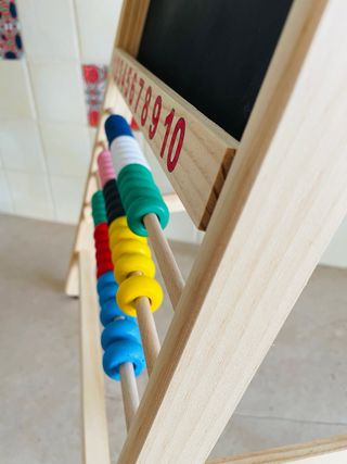 Lavagna con abaco per bambini