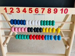 Lavagna con abaco per bambini