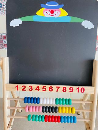 Lavagna con abaco per bambini