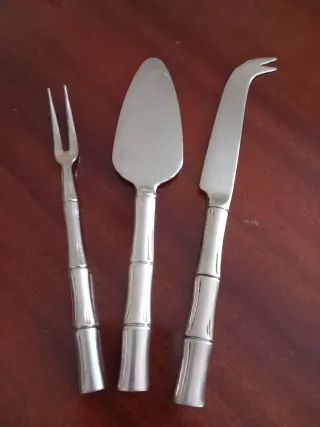 Set cubiertos tabla de quesos  