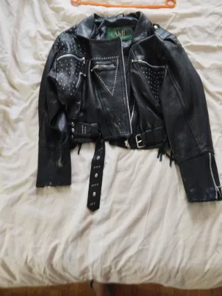 Cazadora de cuero AMI tachuelas