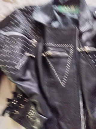 Cazadora de cuero AMI tachuelas