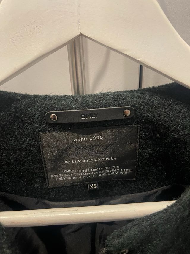 Abrigo Only verde oscuro