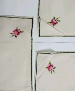 3 fazzoletti lino beige ricamati a mano