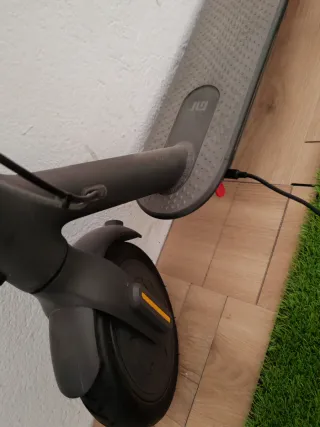MI Electric Scooter Essential