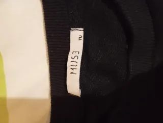 Sudadera negra mujer mangas pelo