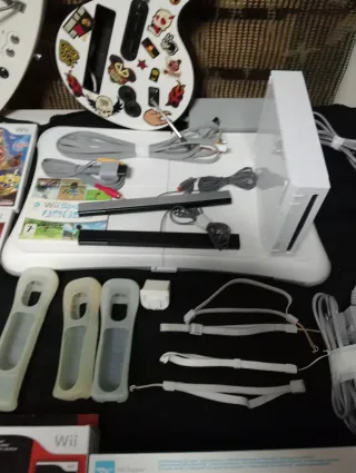 Pacchetto Wii completo: console, giochi e accessori