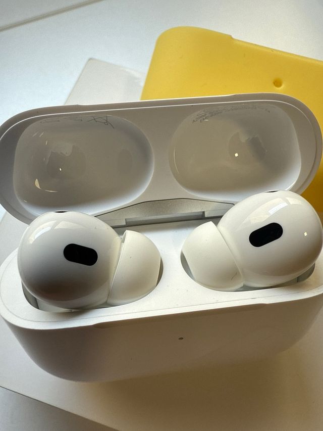 Apple AirPods Pro 2ª Gen Blancos
