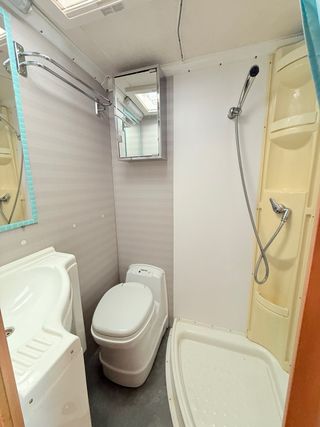 Autocaravana integral garaje XXL/doble cama/aire
