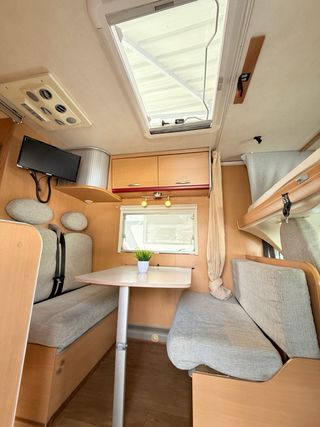 Autocaravana integral garaje XXL/doble cama/aire