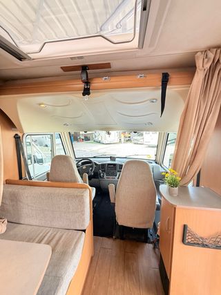 Autocaravana integral garaje XXL/doble cama/aire
